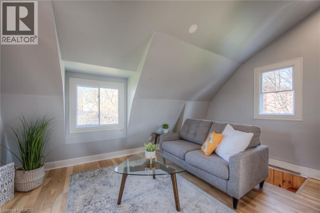 11C GLENWOOD STREET - 14