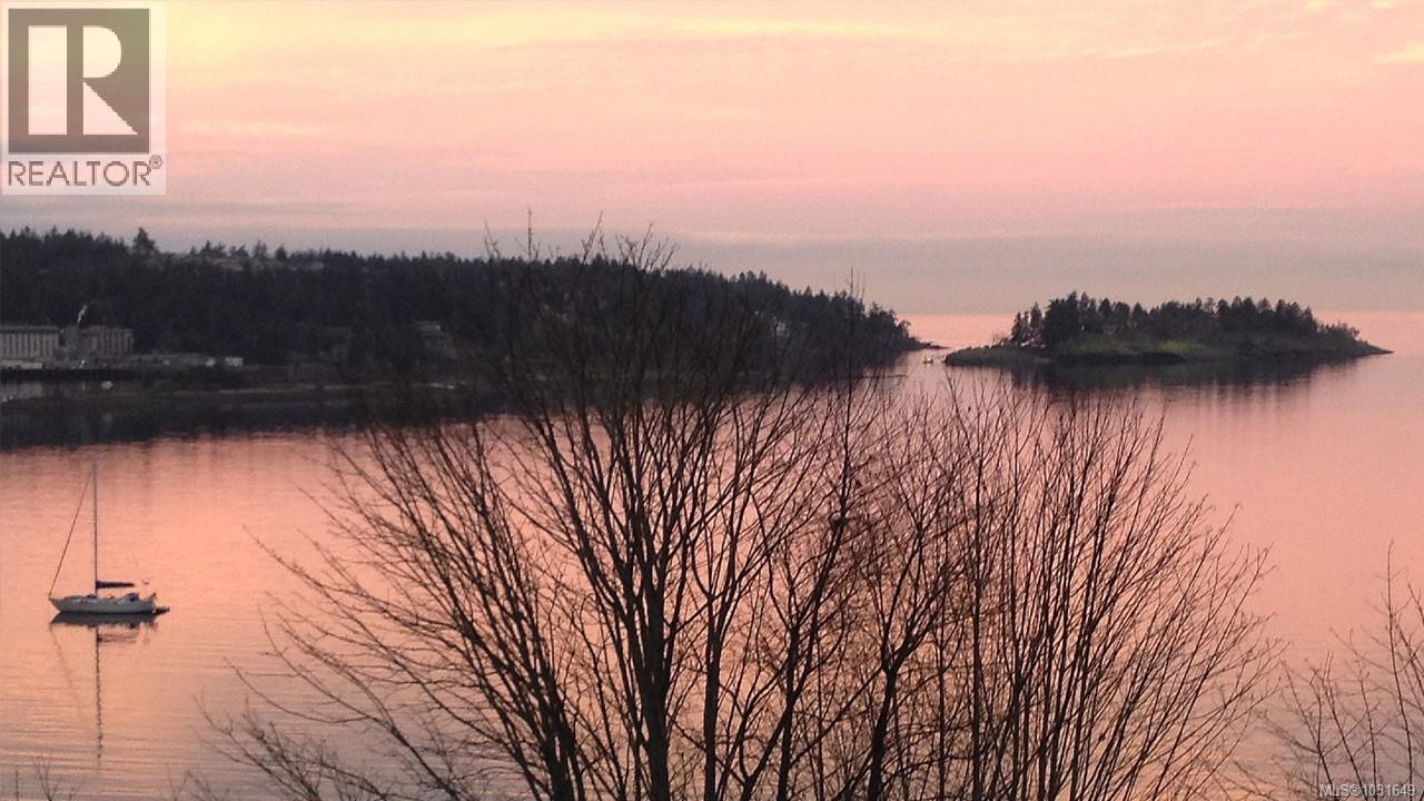 #205 2560 Departure Bay Rd - 1