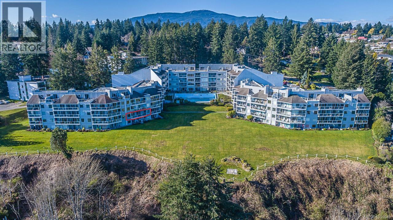 #205 2560 Departure Bay Rd - 10