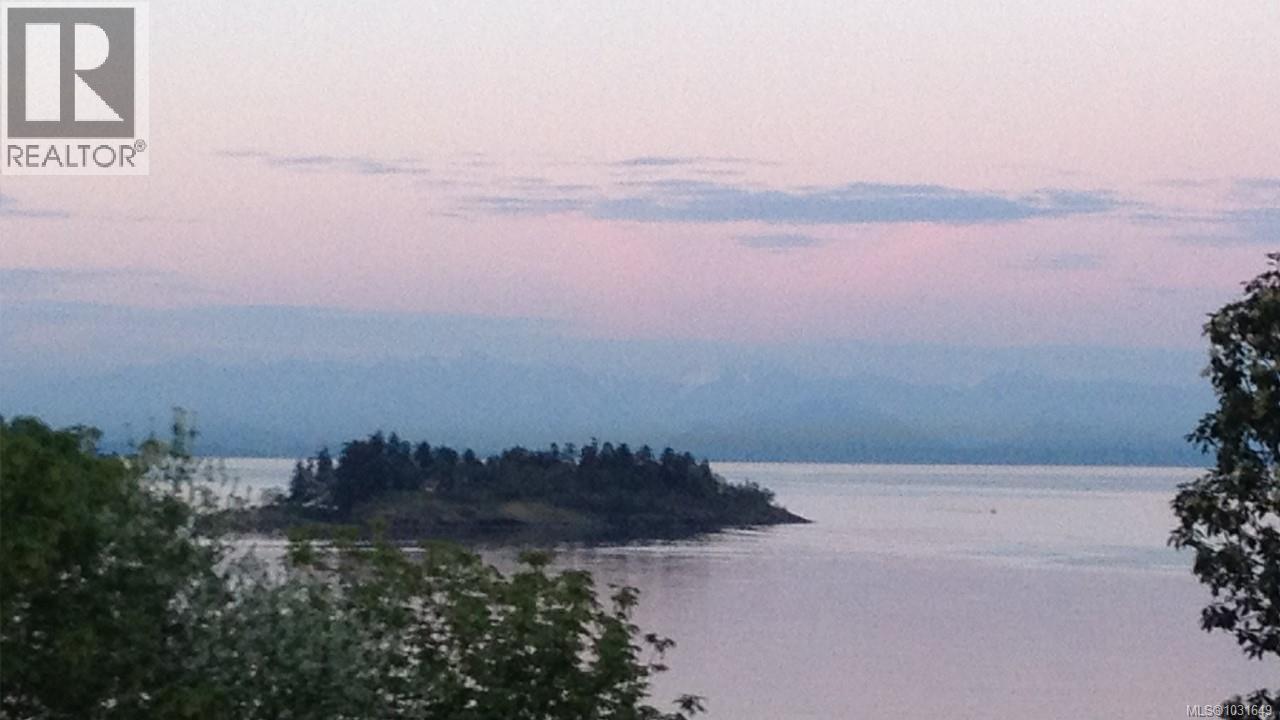 #205 2560 DEPARTURE BAY RD - 18