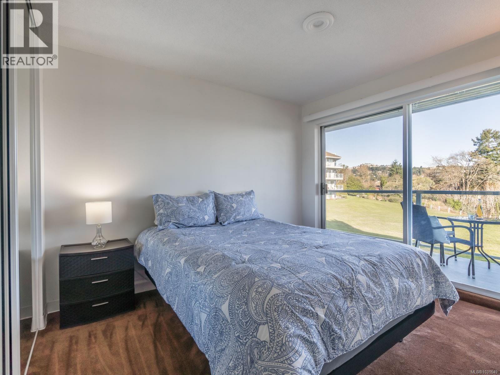 #205 2560 DEPARTURE BAY RD - 25