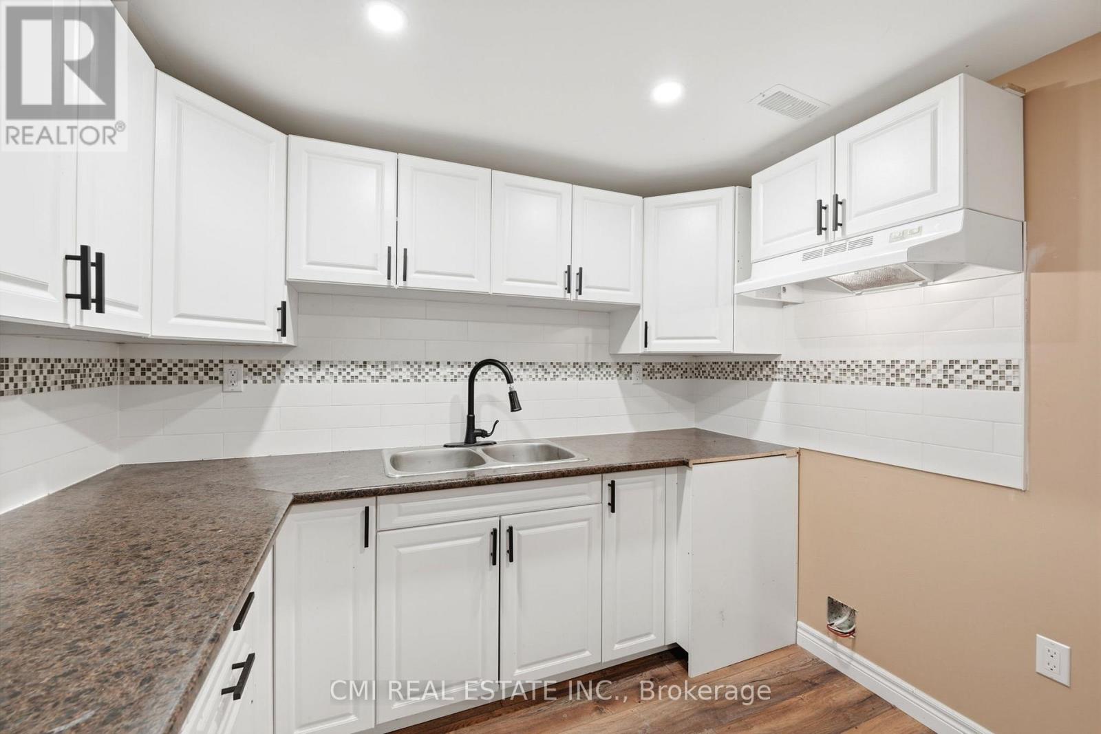 692 EMILY PARK ROAD - 34