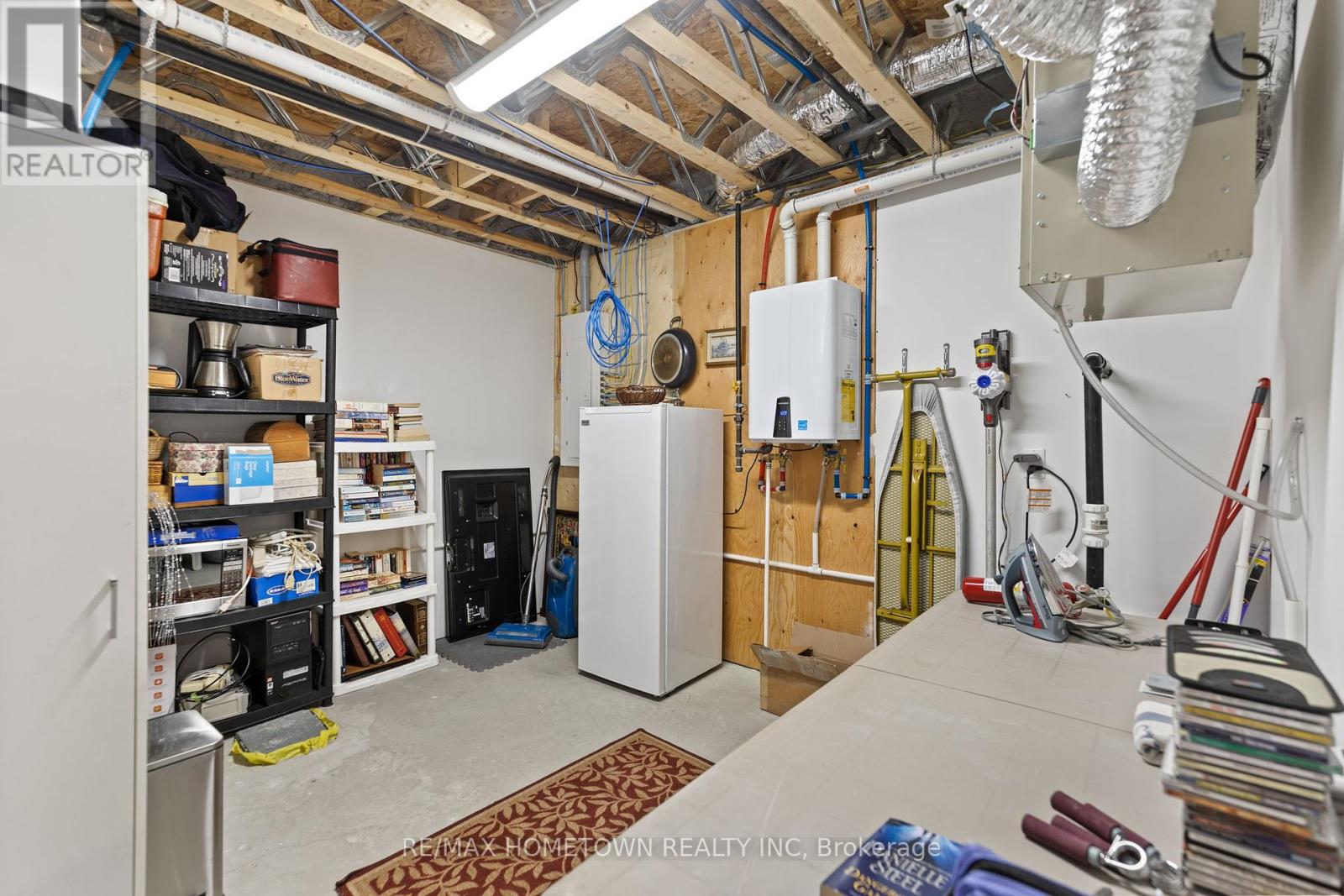 8 BILLINGS AVENUE W — photo 28