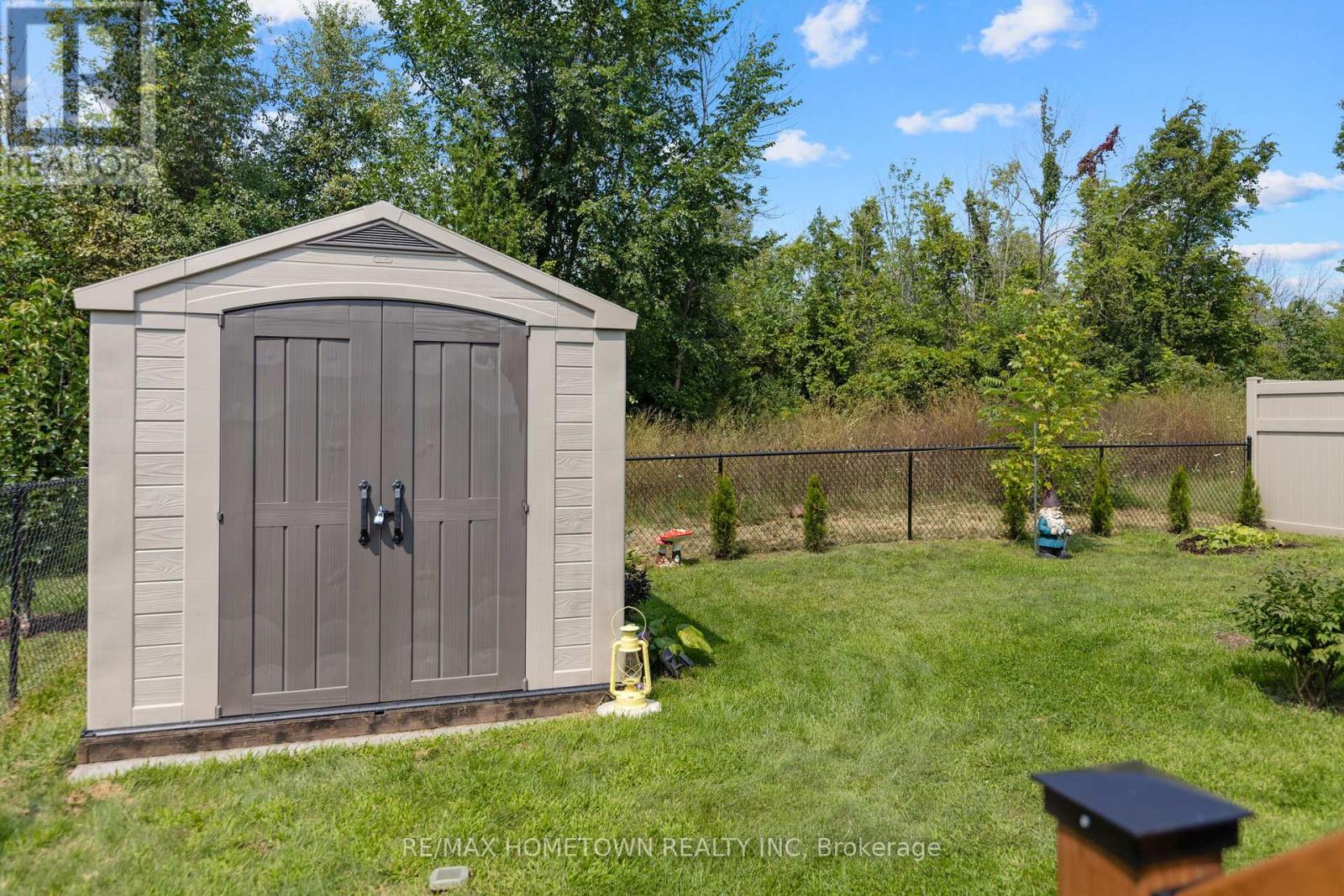 8 BILLINGS AVENUE W — photo 35