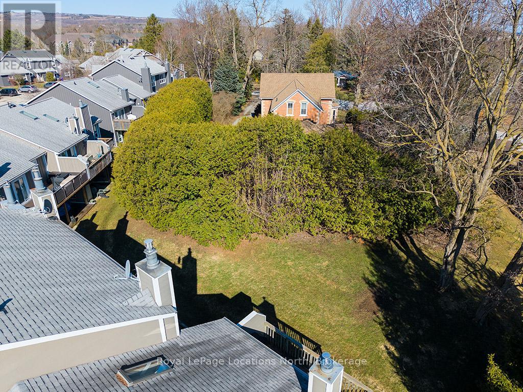 #52 100 ALICE STREET W - 21