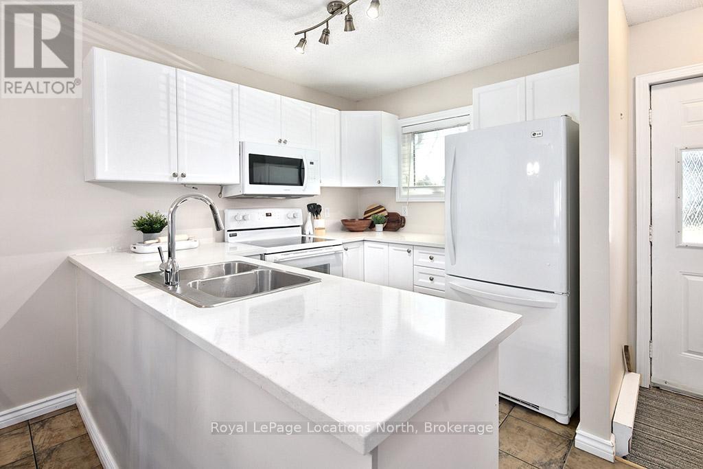 #52 100 ALICE STREET W - 4