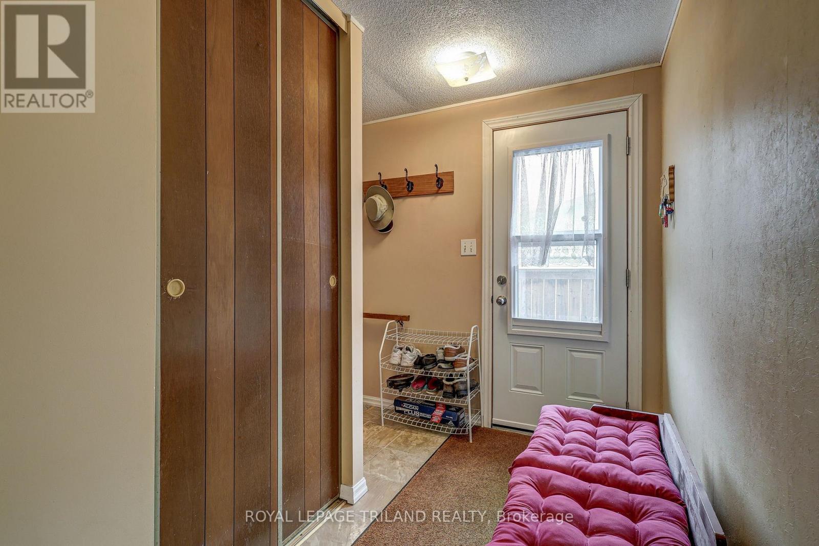 58 VANBUSKIRK DRIVE - 18