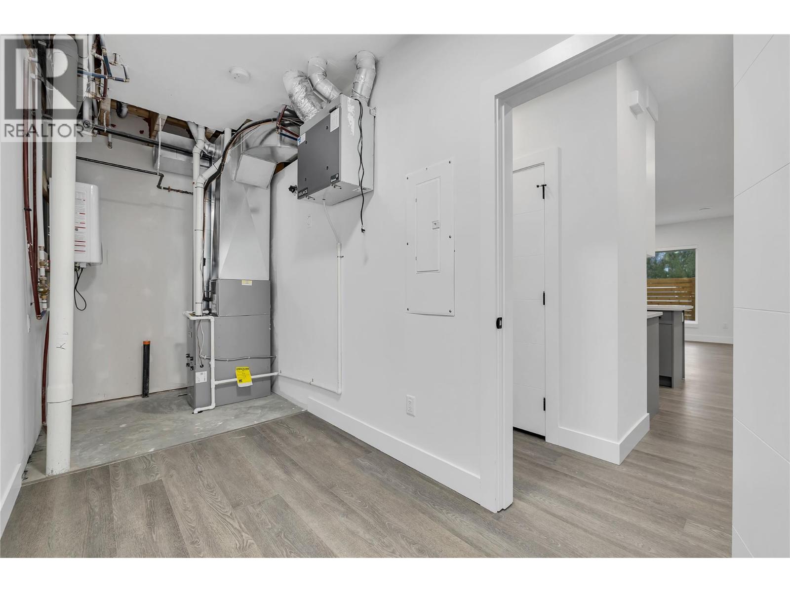 #2 783 BURNE AVENUE - 39