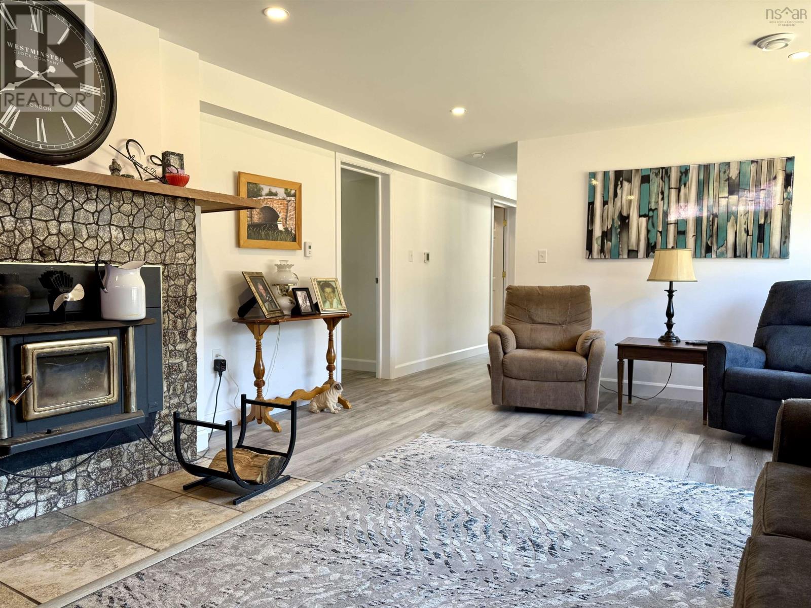 Property 44 of 50 of 636 Macdonald Road