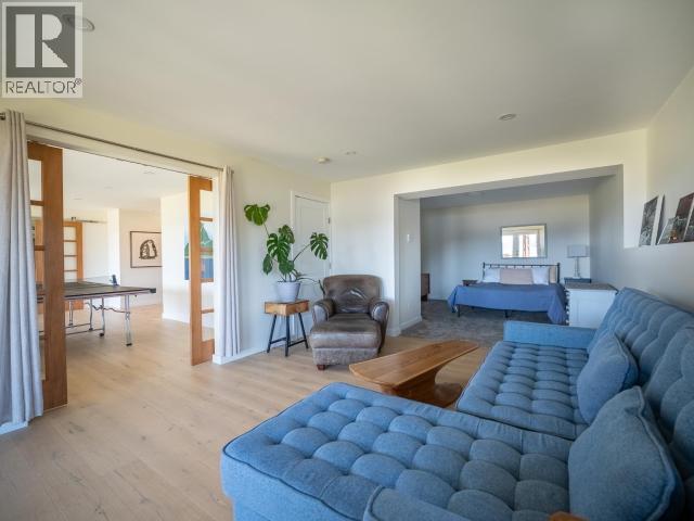 2084 MAHOOD ROAD - 10