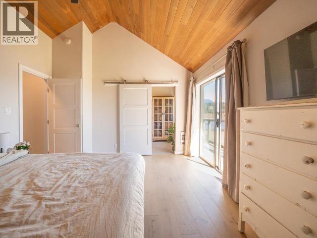 2084 MAHOOD ROAD - 8