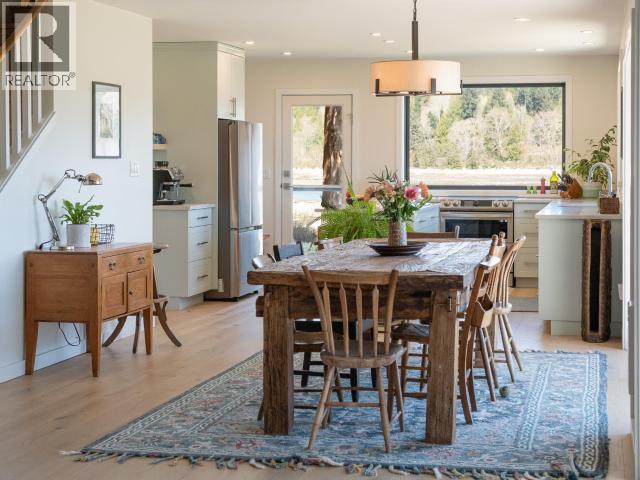 2084 MAHOOD ROAD - 34