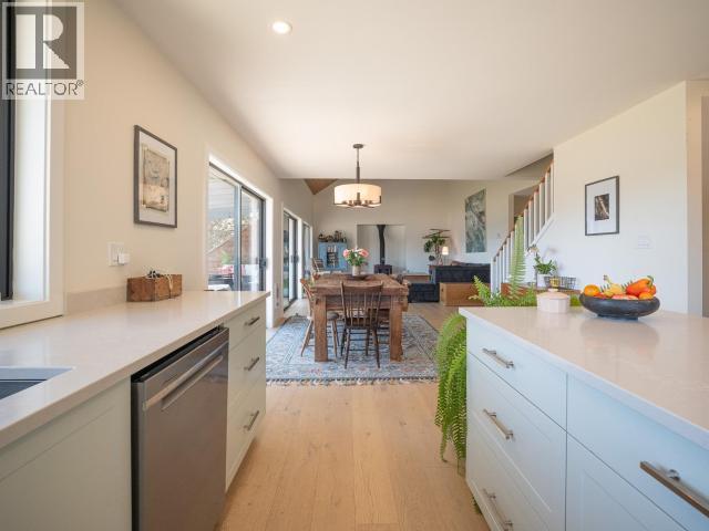 2084 MAHOOD ROAD - 33