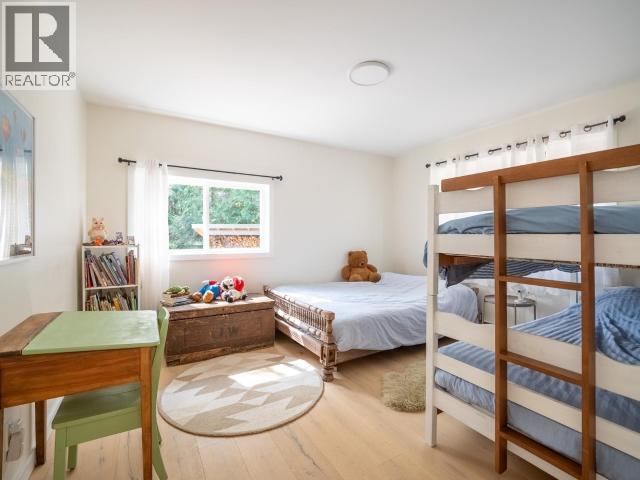 2084 MAHOOD ROAD - 46