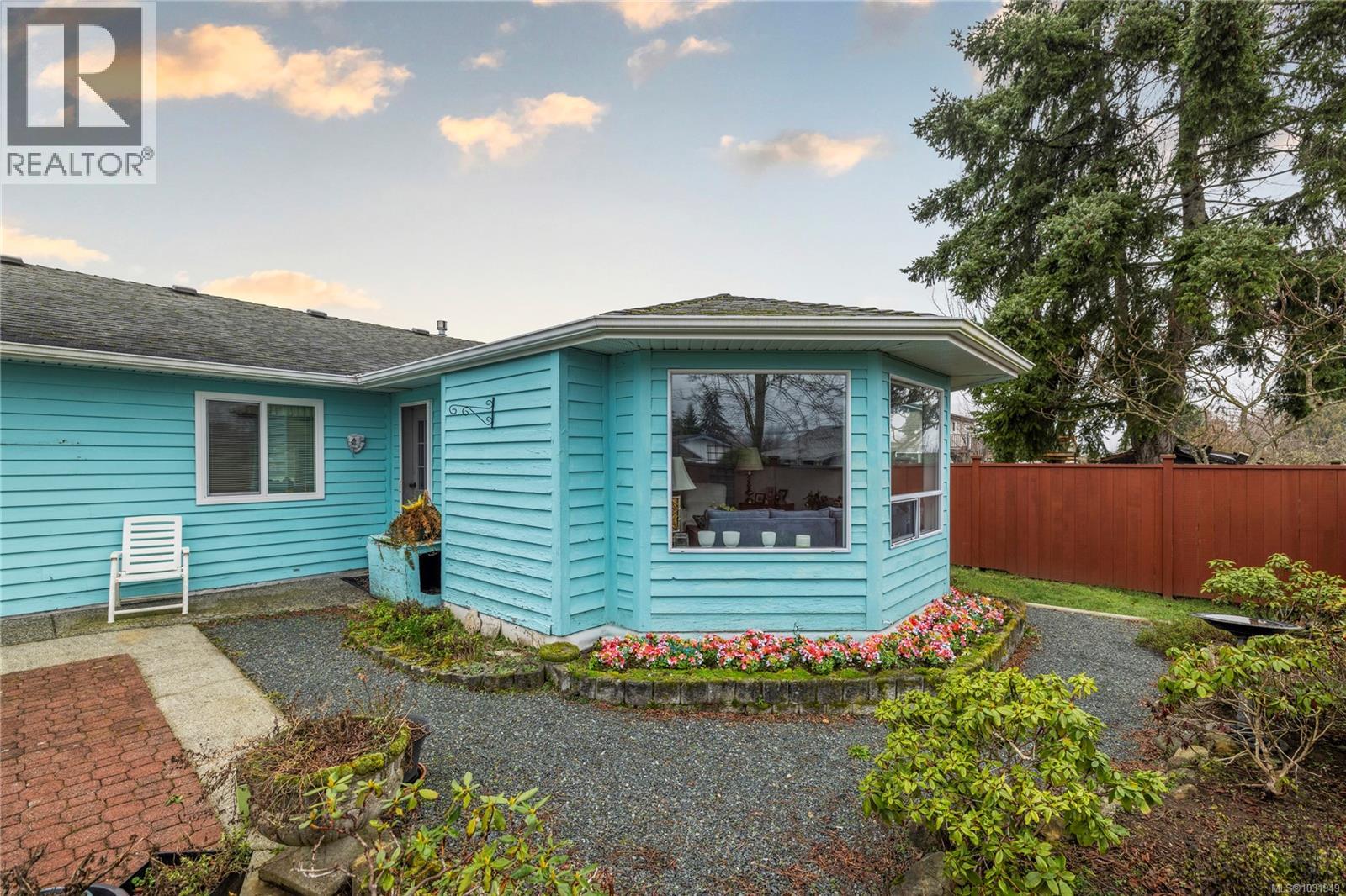 388 MCKILLOP DR - 13