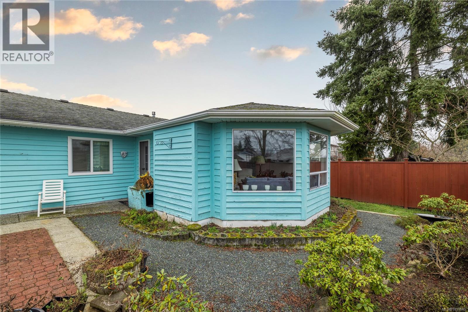 388 MCKILLOP DR - 33