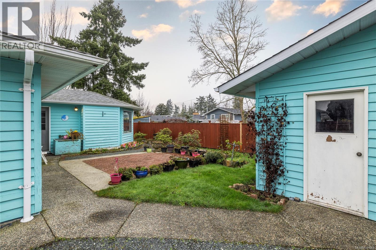 388 MCKILLOP DR - 54