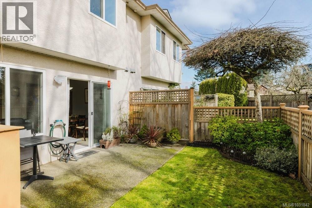 #119 793 MEAFORD AVE - 32