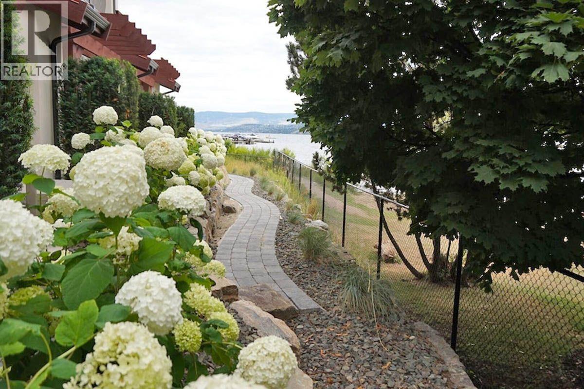 3756 Lakeshore Road Unit# 18, Kelowna