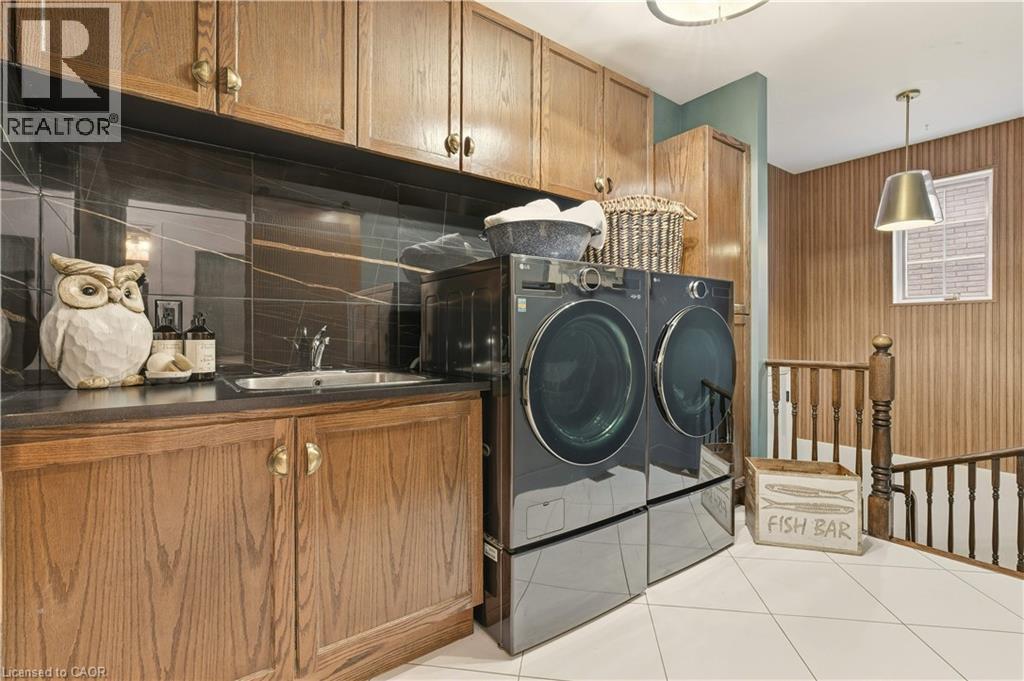 82 MAPLE DRIVE - 23