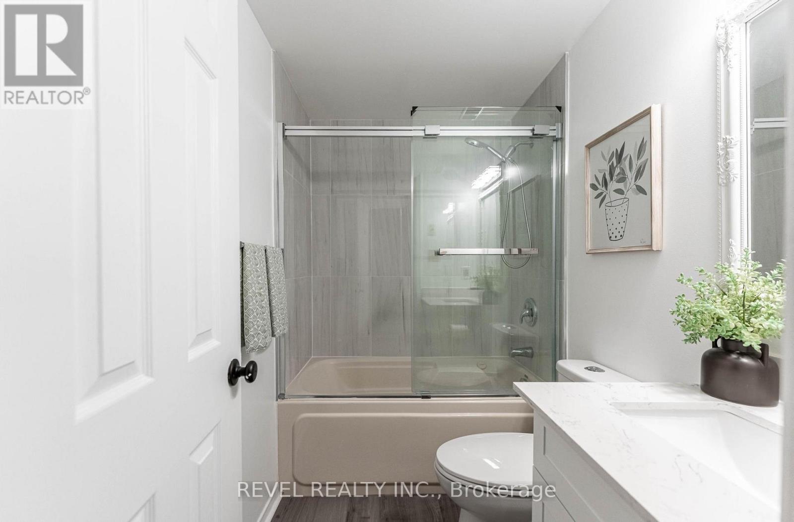 #303 36 JAMES STREET S - 19