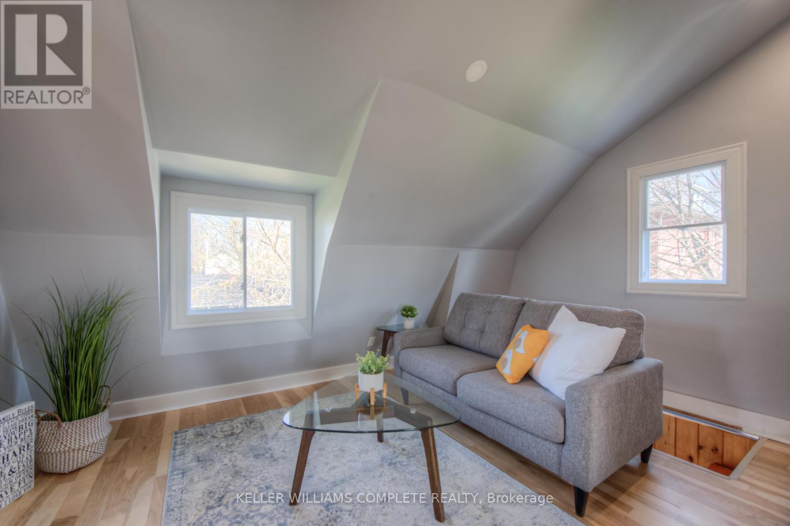 11C GLENWOOD STREET - 14