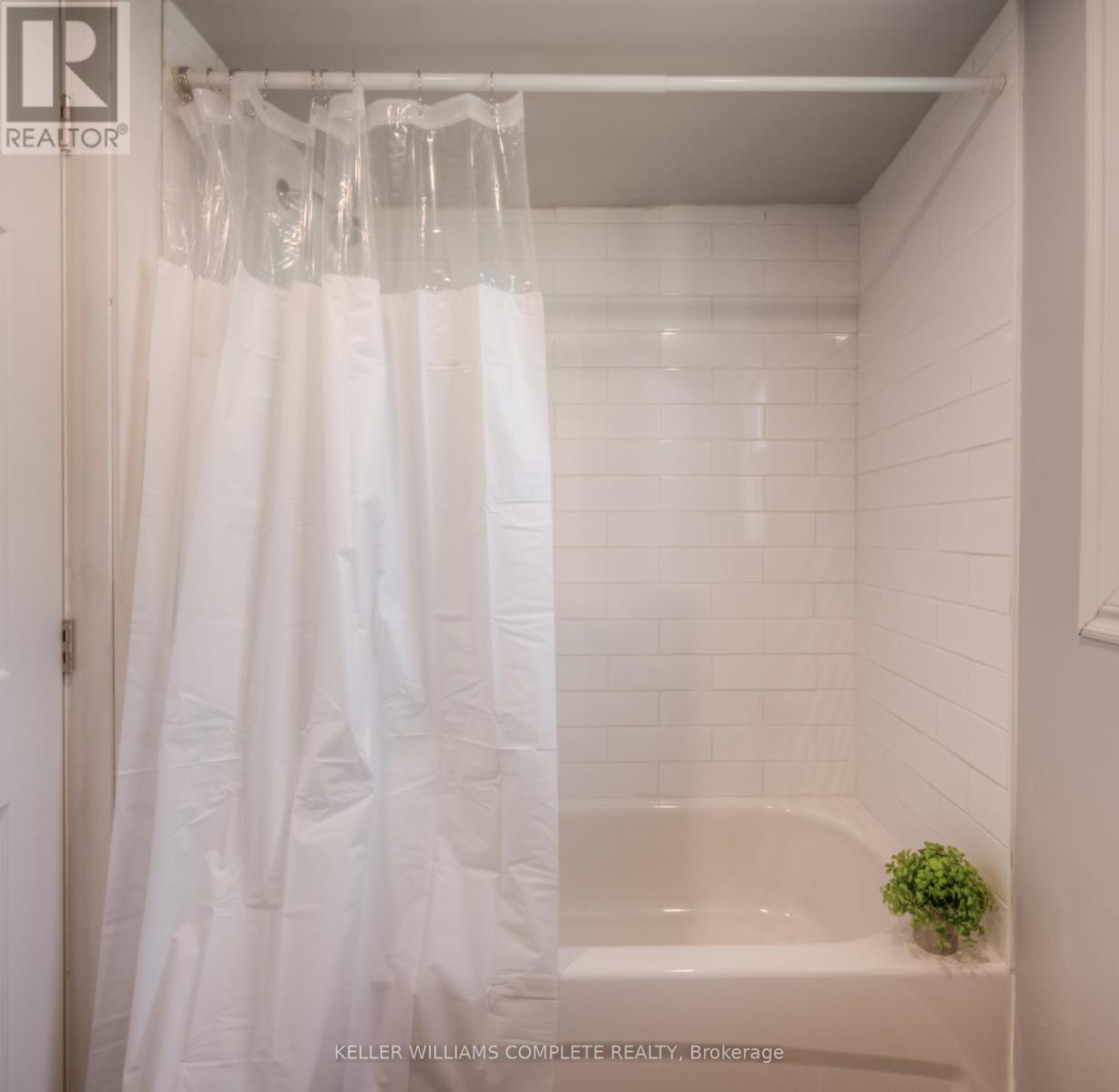 11C GLENWOOD STREET - 20