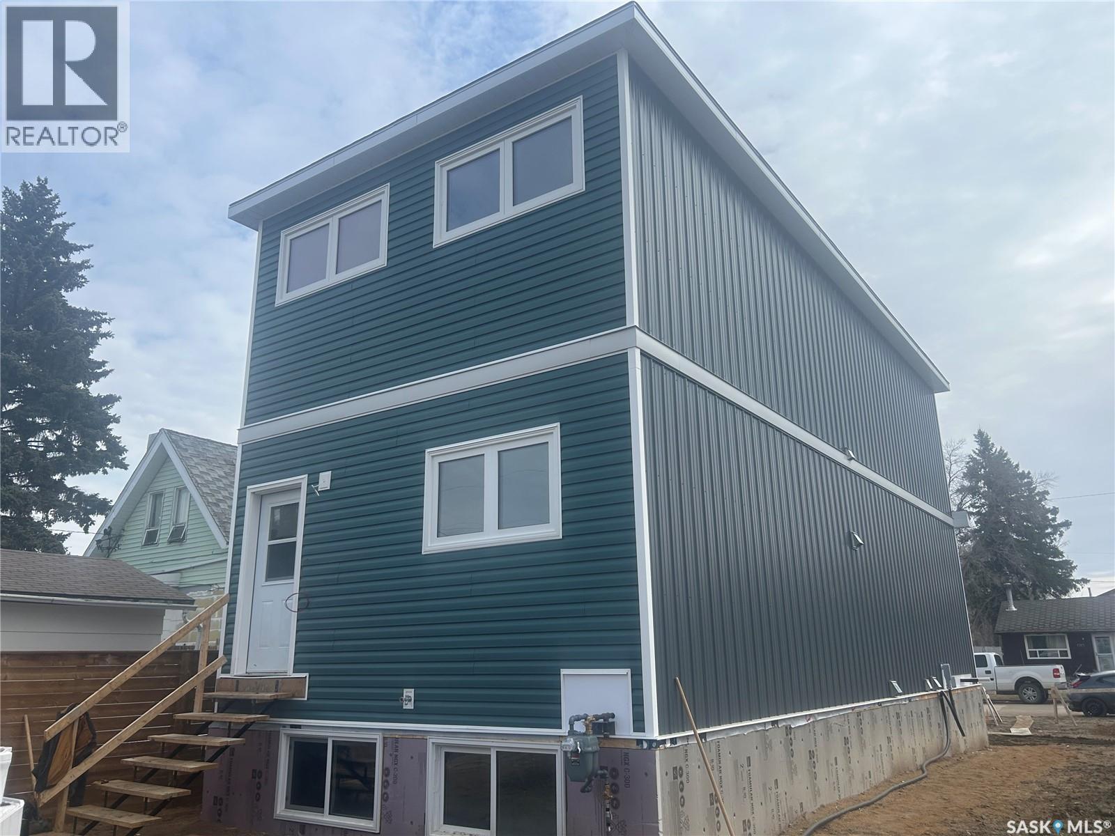 1314 CONNAUGHT AVENUE - 2