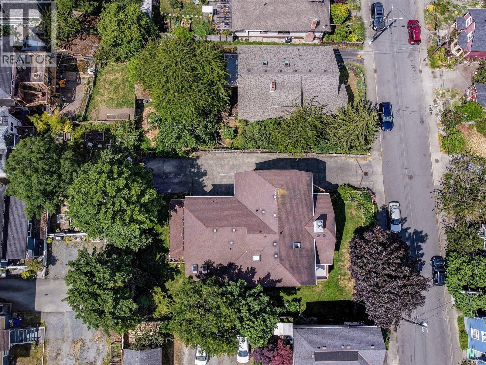 1335 Rudlin St - 33