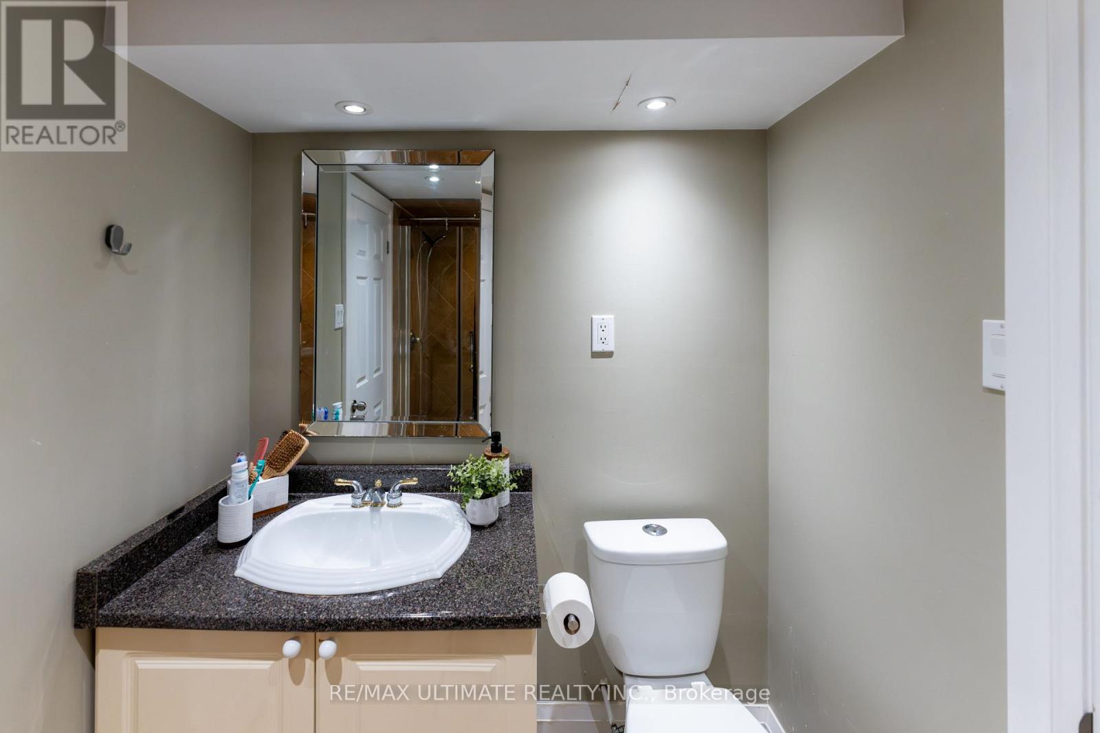 21 BENWAY DRIVE - 41