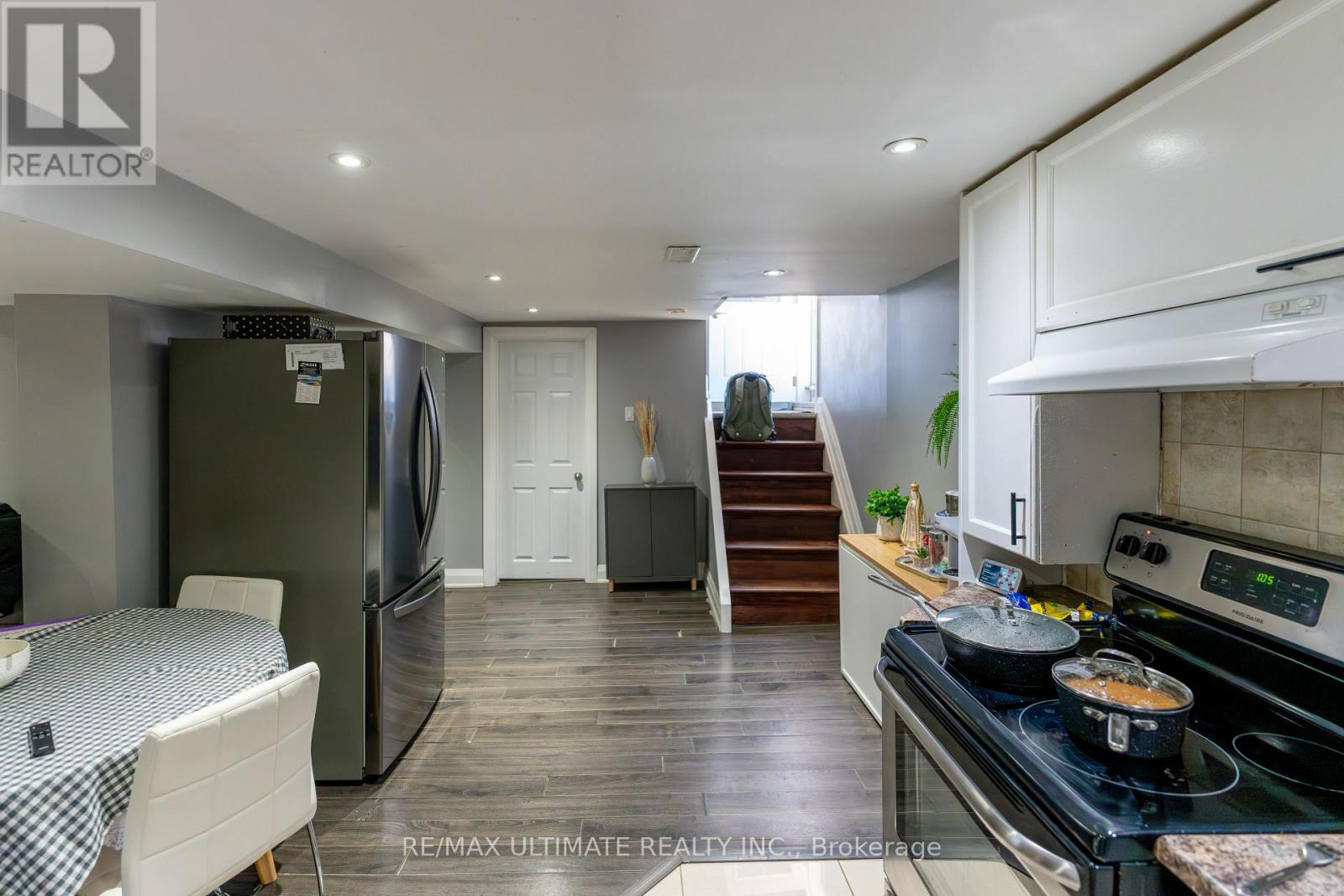 21 BENWAY DRIVE - 36