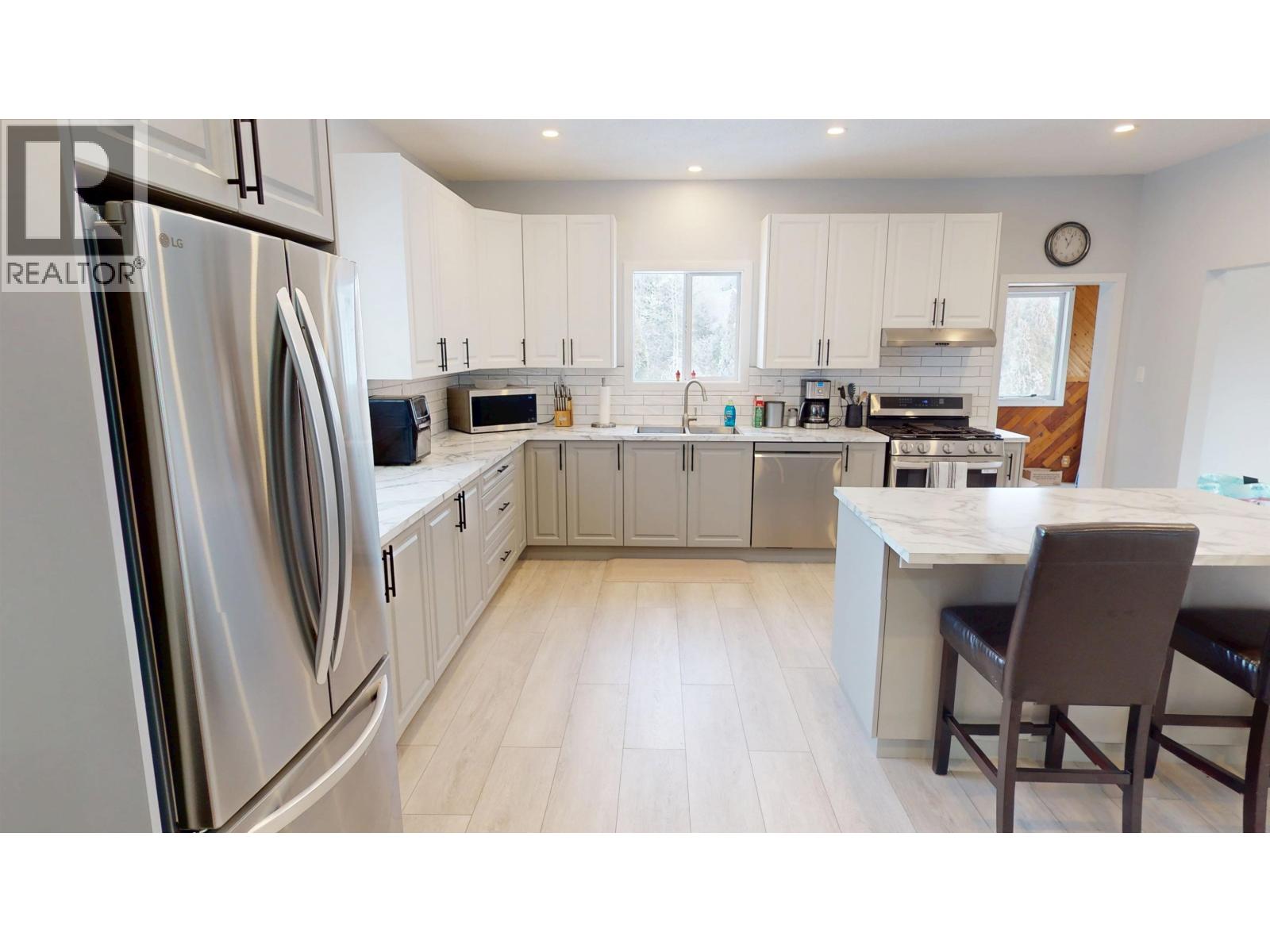 2107 RAWLINGS ROAD, Quesnel