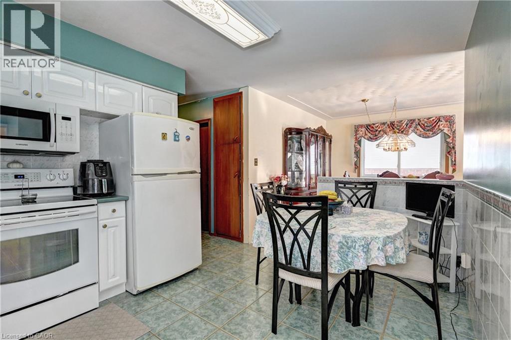132 FOREST HILL Drive — photo 17