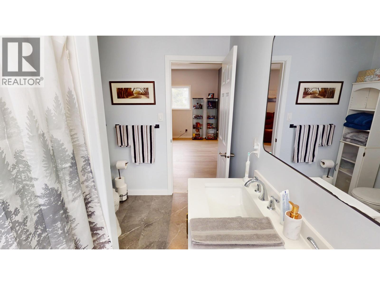2107 RAWLINGS ROAD, Quesnel