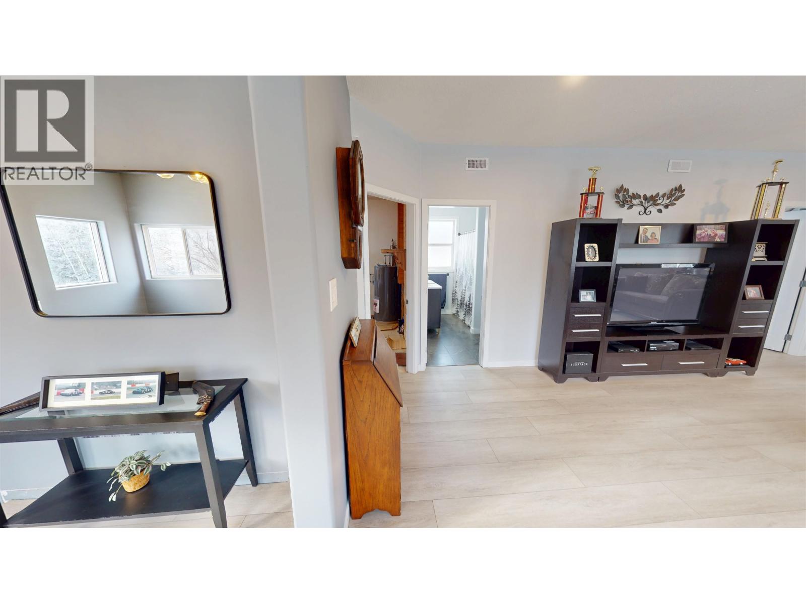 2107 RAWLINGS ROAD, Quesnel