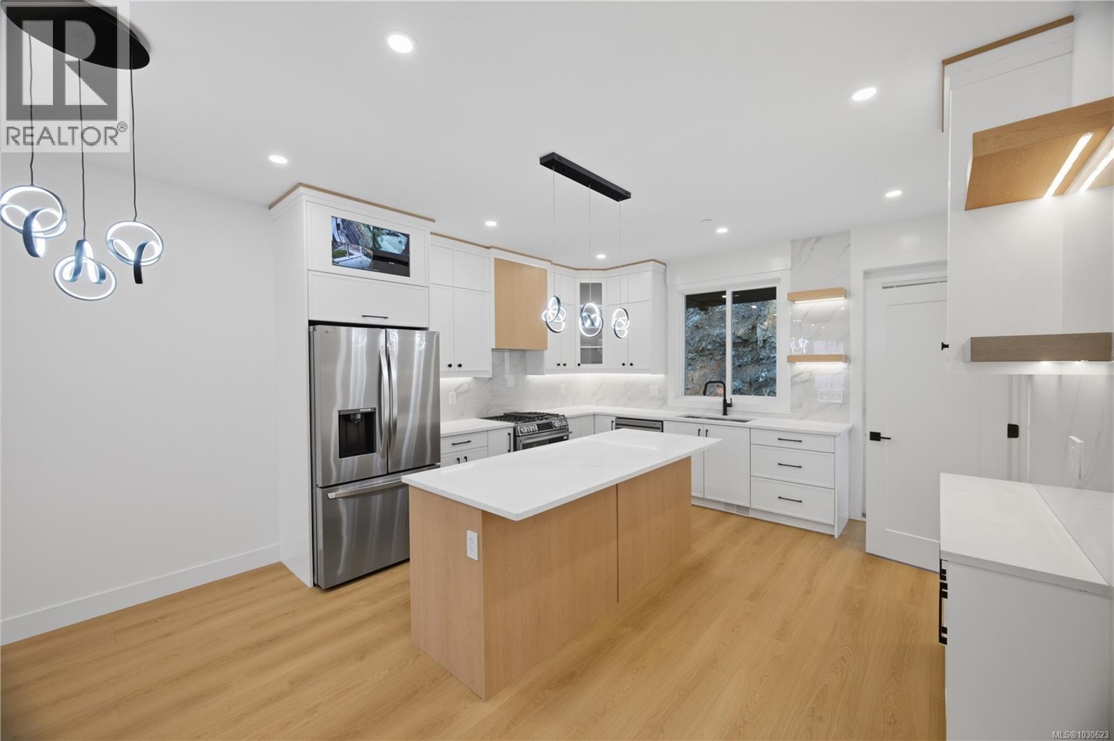  2090 Kingbird Drive, Langford