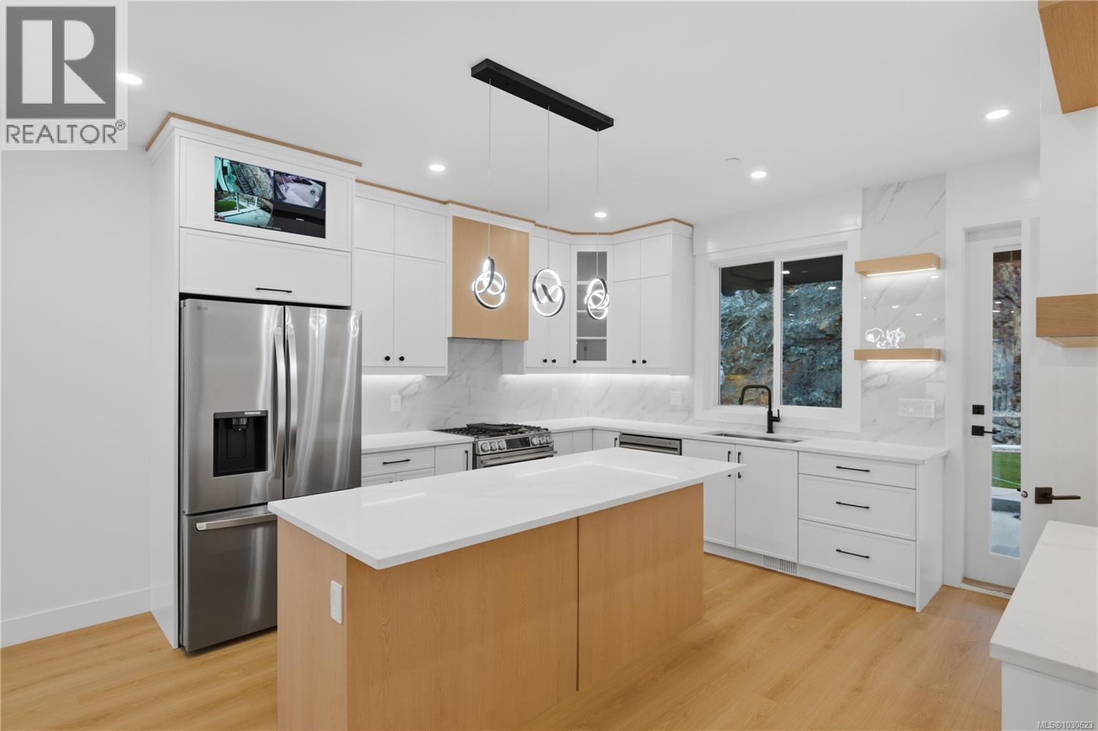  2090 Kingbird Drive, Langford