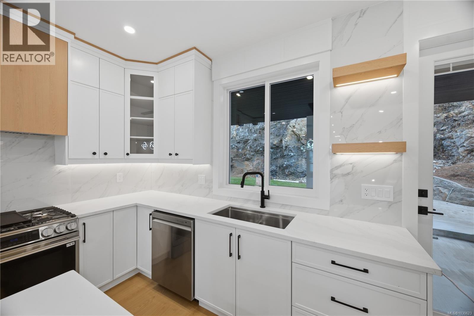  2090 Kingbird Drive, Langford