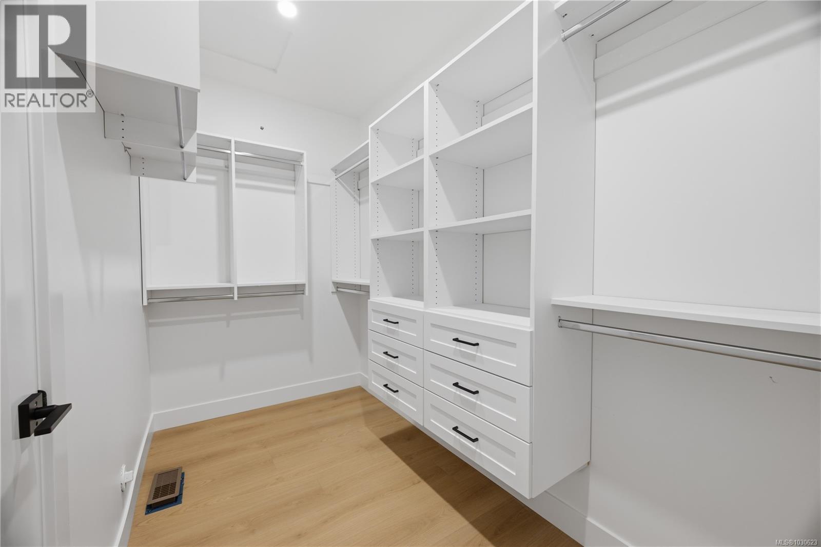  2090 Kingbird Drive, Langford