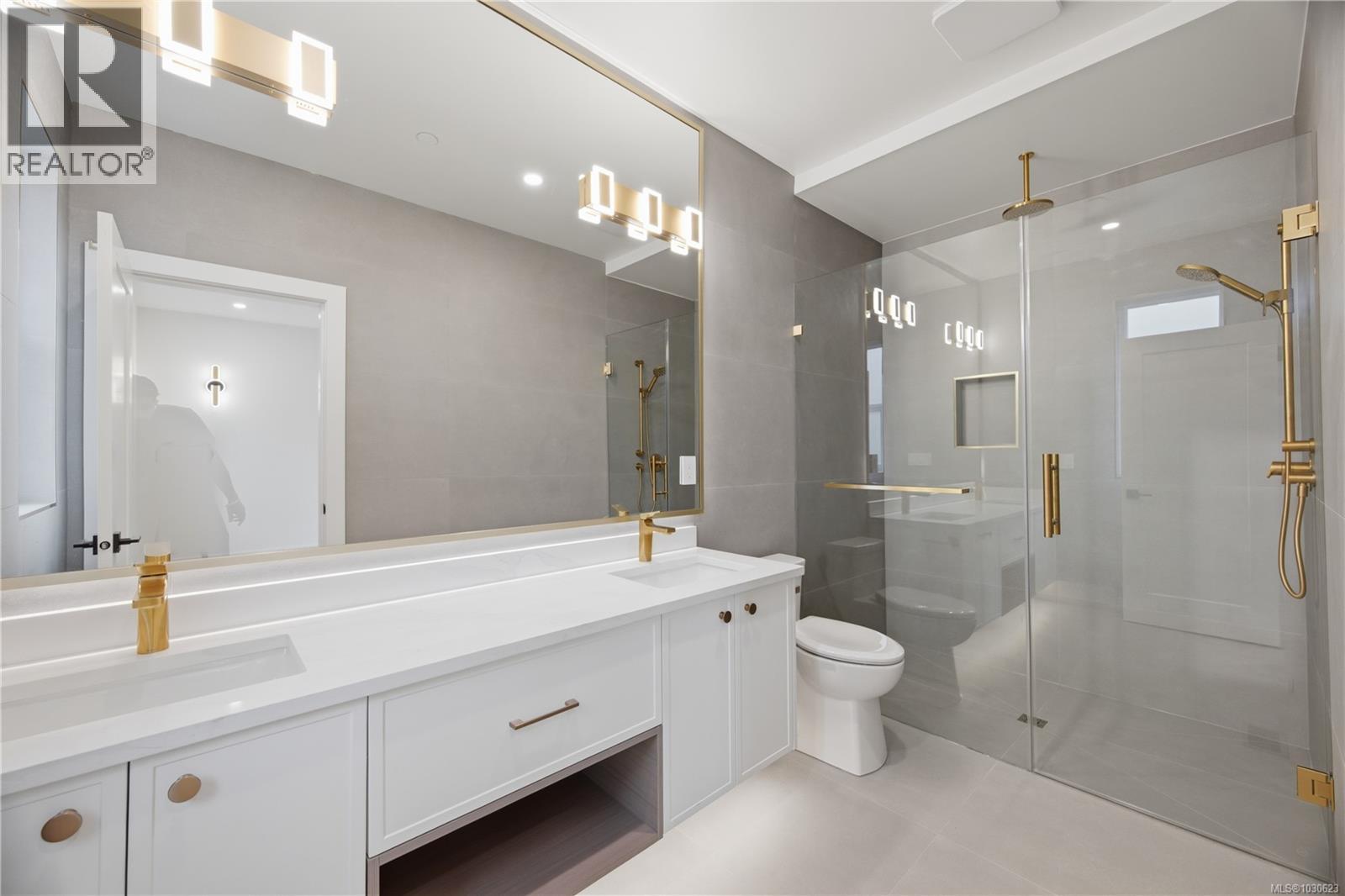  2090 Kingbird Drive, Langford