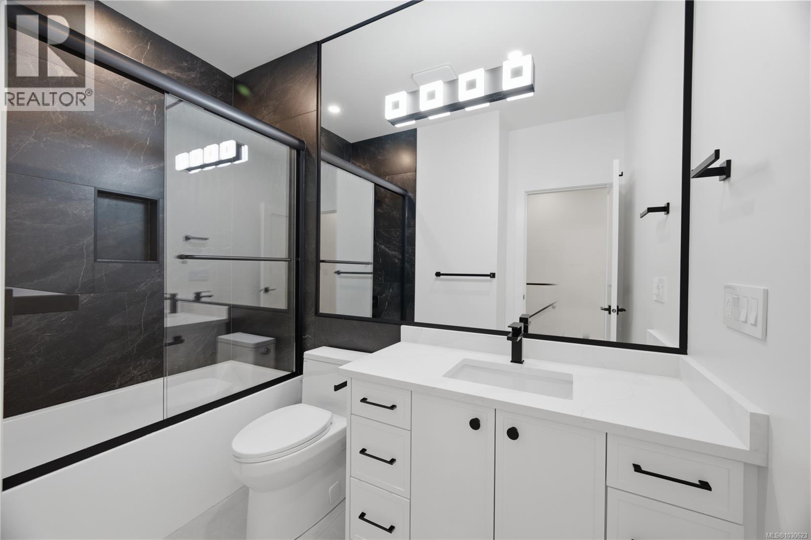  2090 Kingbird Drive, Langford