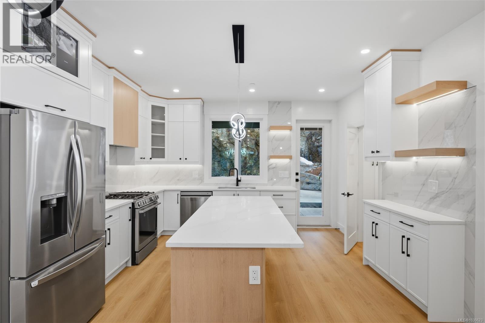  2090 Kingbird Drive, Langford