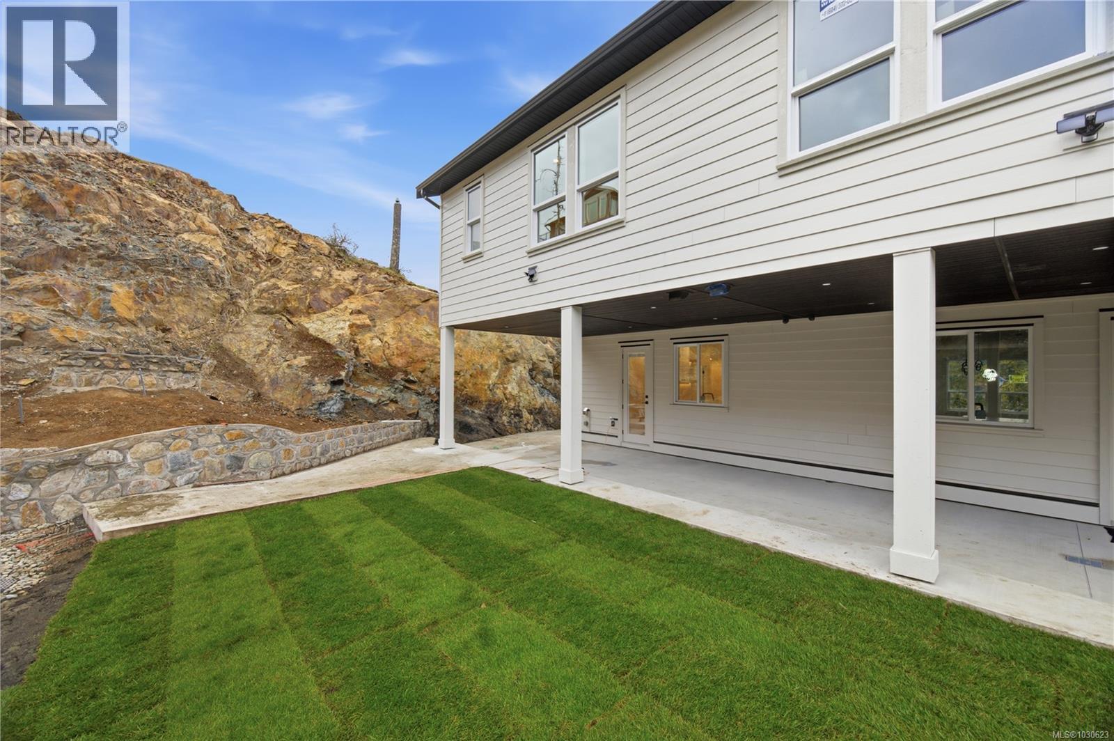  2090 Kingbird Drive, Langford