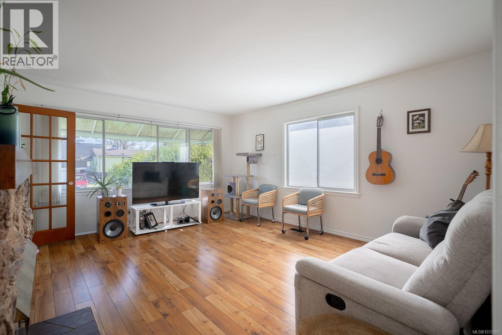 464 Renfrew St - 6