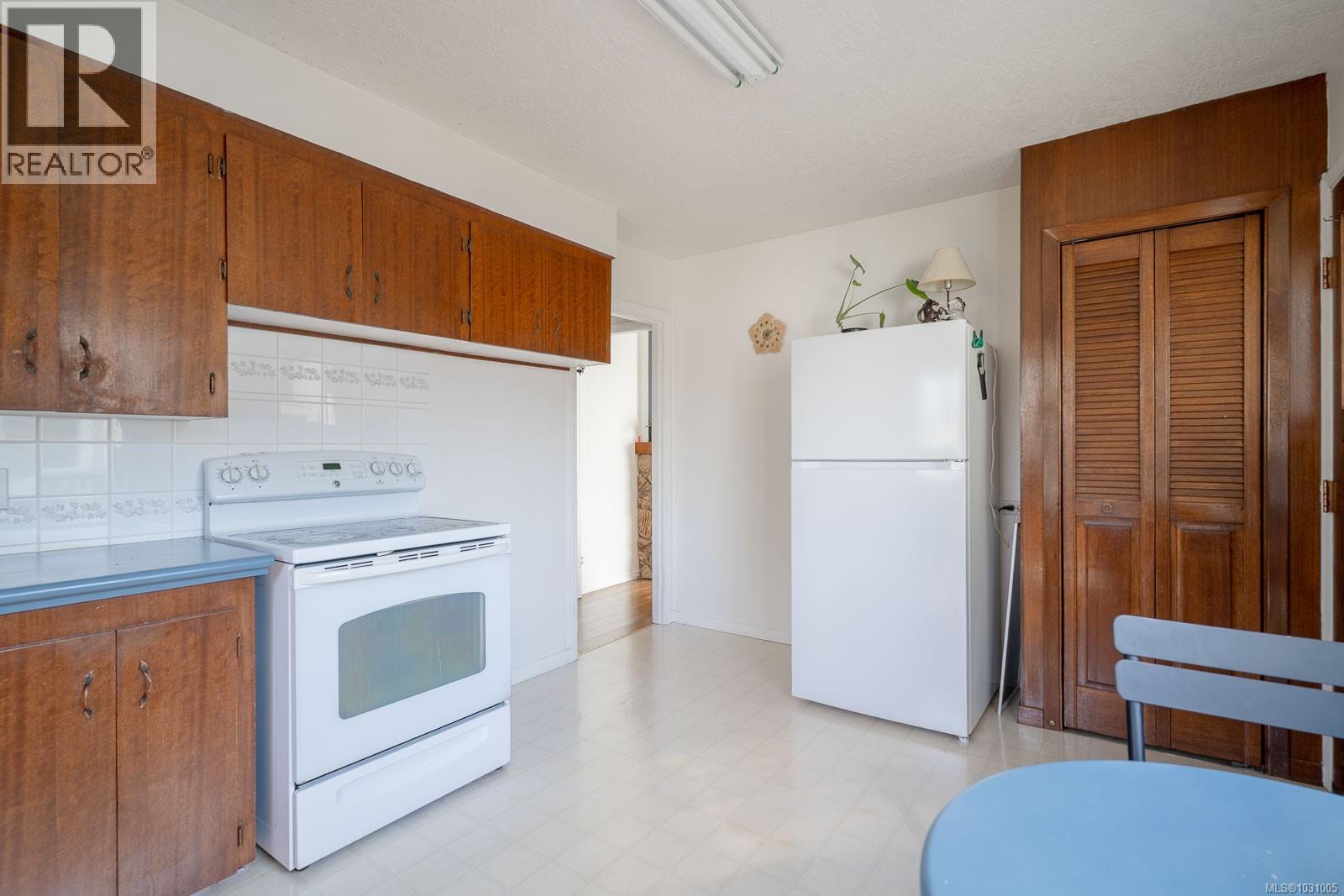 464 Renfrew St - 12