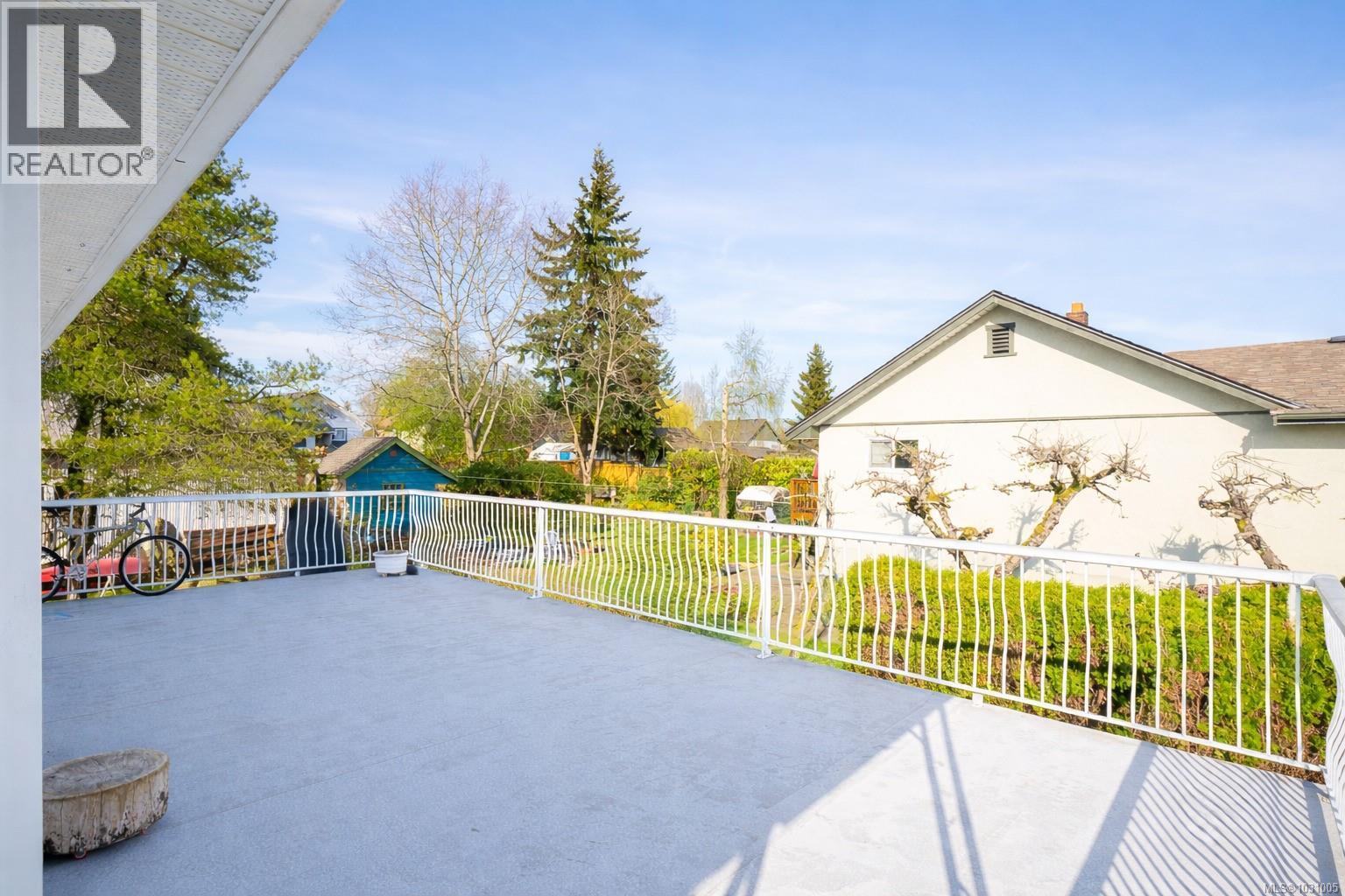 464 Renfrew St - 25