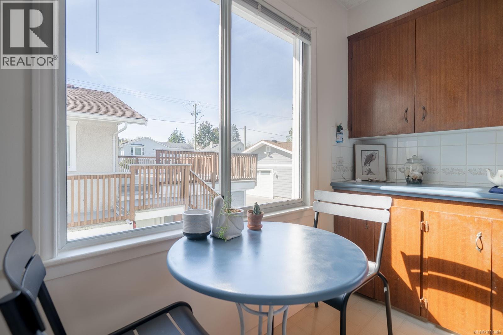 464 Renfrew St - 11