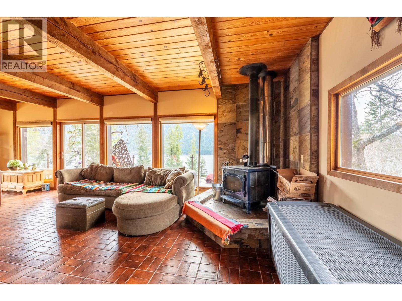 3169 Bainbridge Road - 12