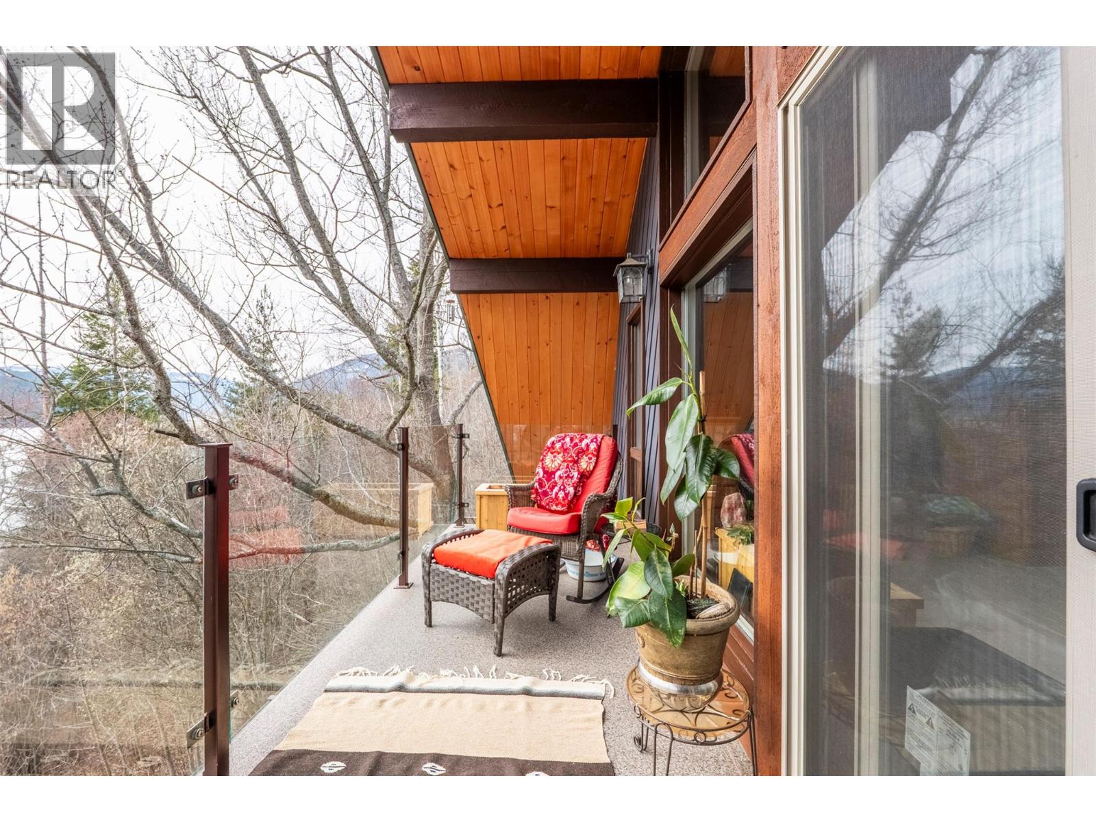 3169 Bainbridge Road - 24