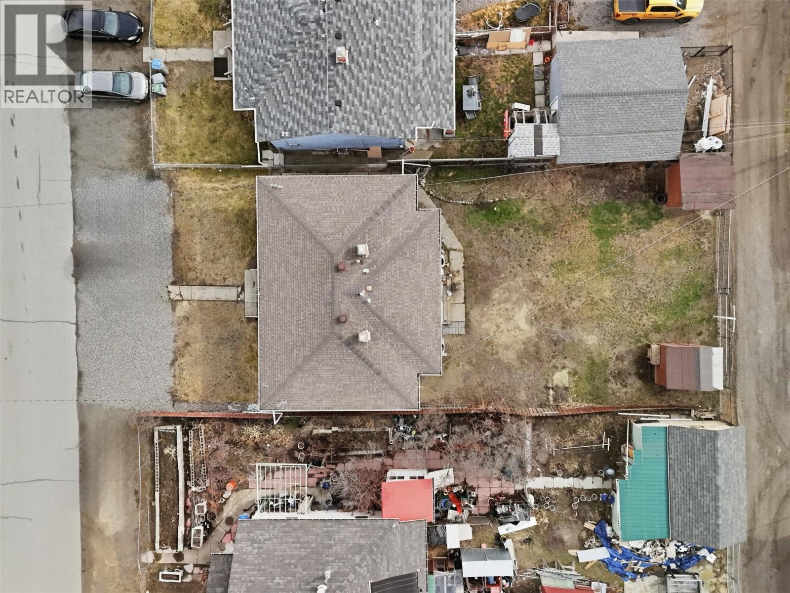 421/423 Alexander Avenue — photo 30